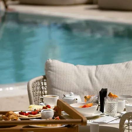 فندق Hi - Lakeview Pool 3*