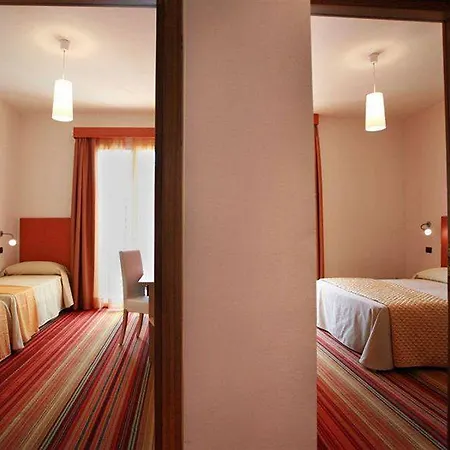 فندق Hi - Lakeview Pool 3*